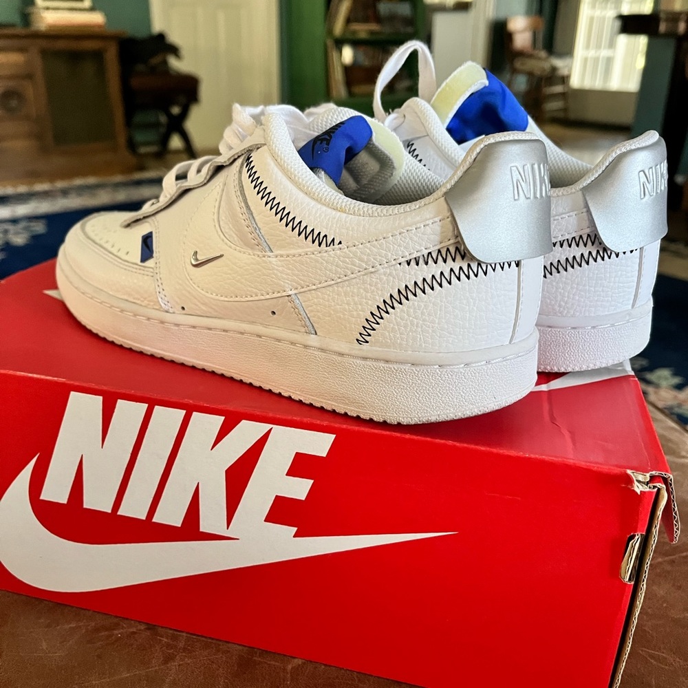 Woman’s Nike Court Vision Lo - Picture 3 of 6